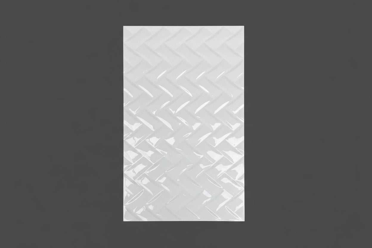 White zigzag patterned wall tiles 25x40cm